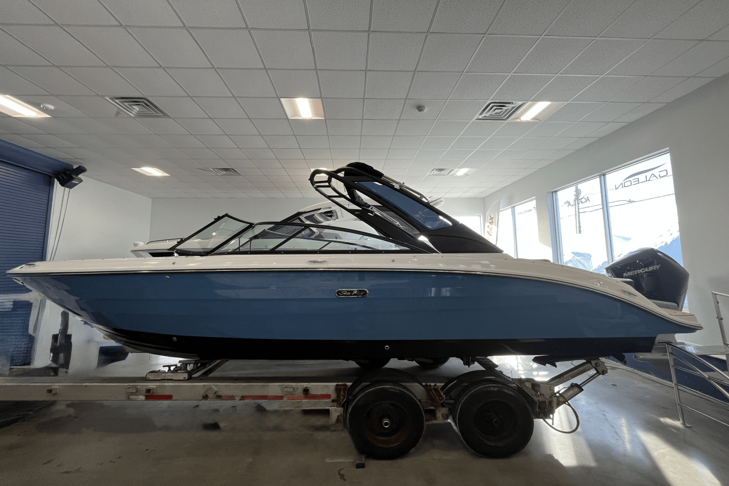 Slide: The Image of Sea Ray SDX 270 Outboard 2025 - 6