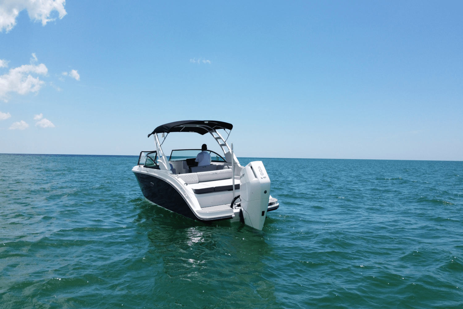 Slide: The Image of Sea Ray SDX 270 Outboard 2025 - 8