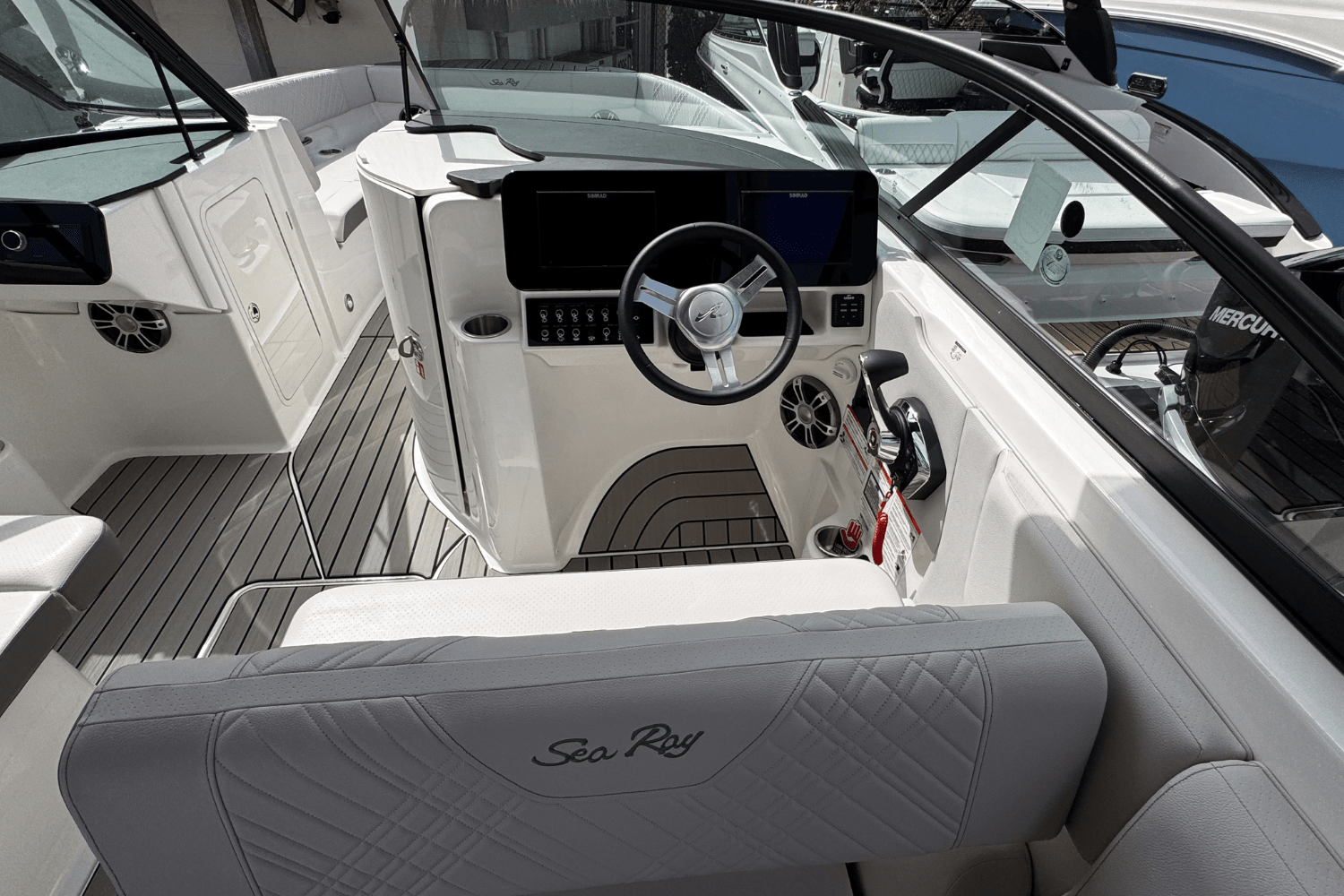 Slide: The Image of Sea Ray SDX 270 Outboard 2025 - 9