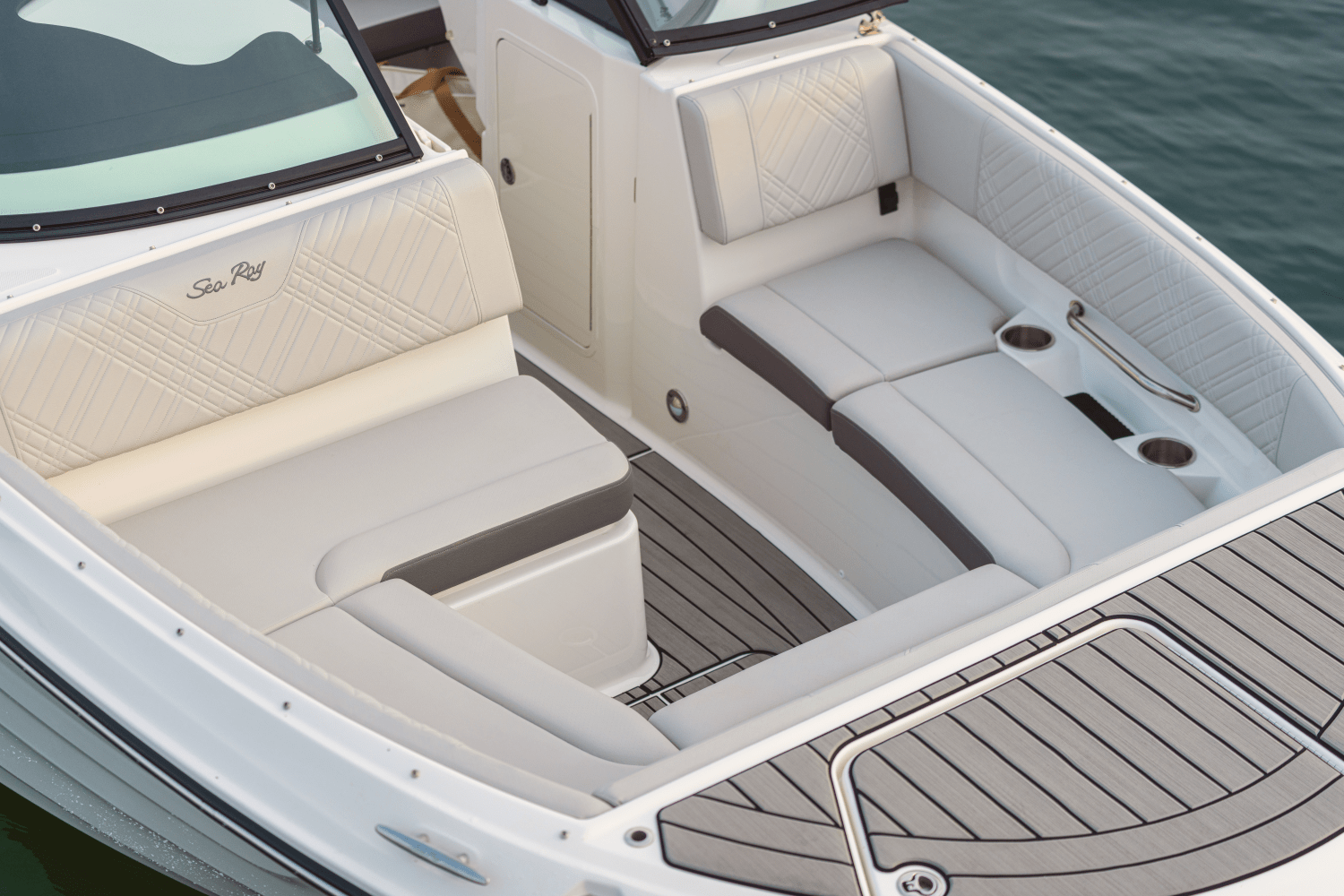 Slide: The Image of Sea Ray SDX 270 Outboard 2025 - 9