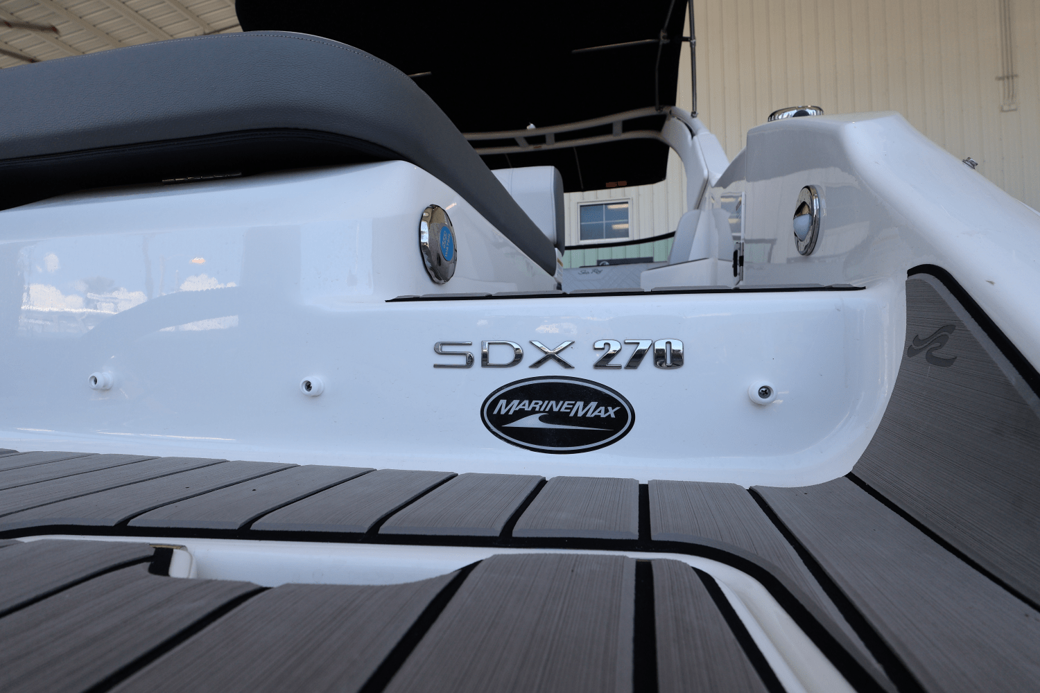 Slide: The Image of Sea Ray SDX 270 Outboard 2025 - 9