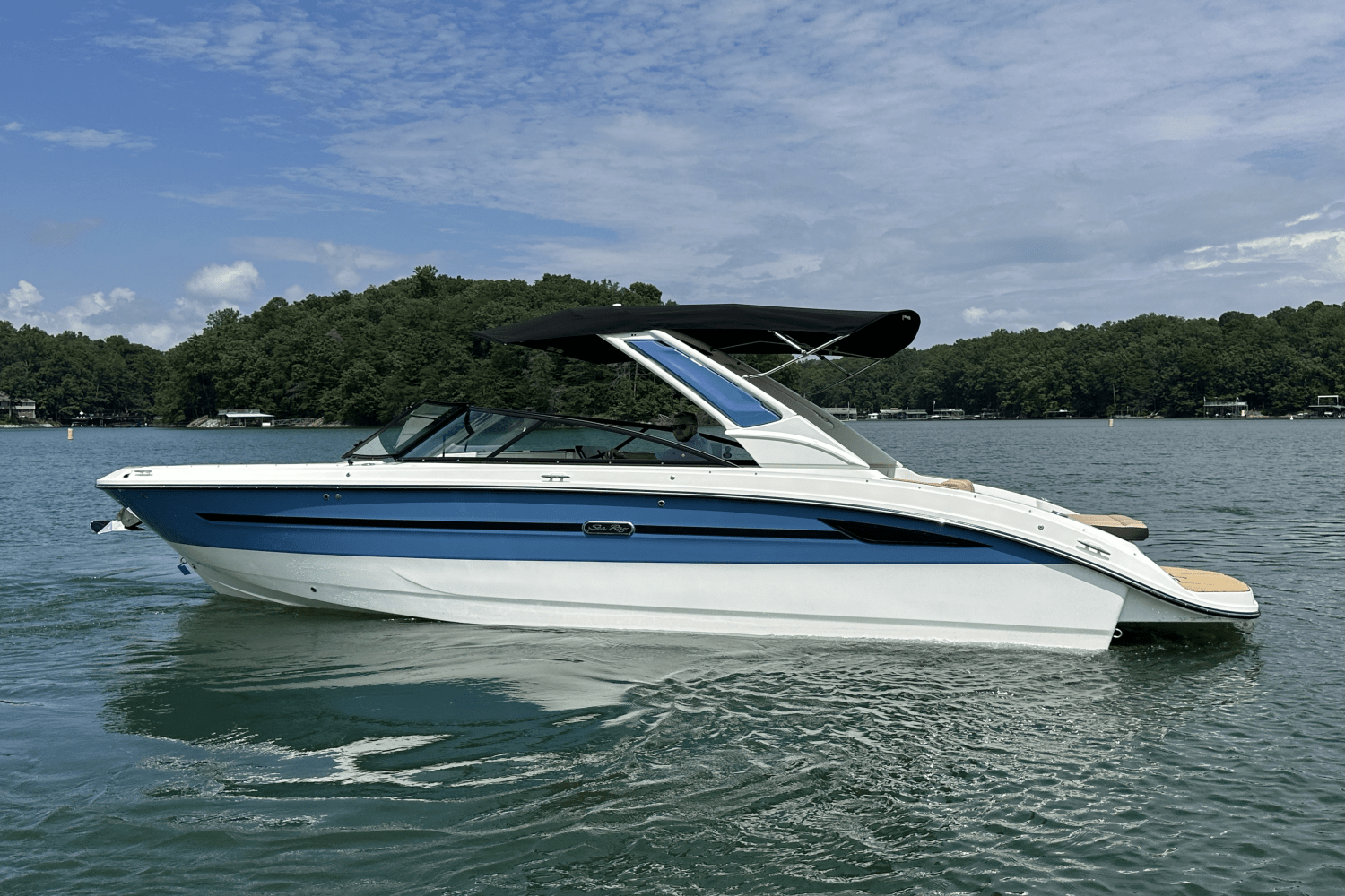 Slide: The Image of Sea Ray SDX 270 Surf 2025 - 0