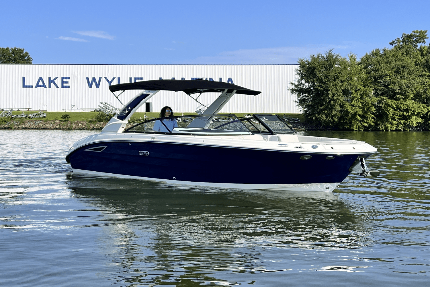 Slide: The Image of Sea Ray SDX 270 Surf 2025 - 1