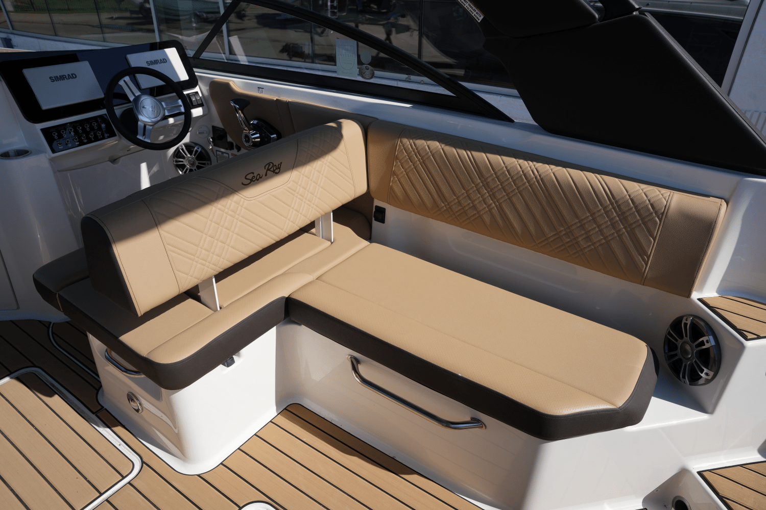 Slide: The Image of Sea Ray SDX 270 Surf 2025 - 11