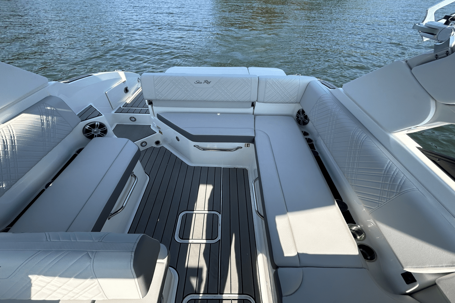 Slide: The Image of Sea Ray SDX 270 Surf 2025 - 11
