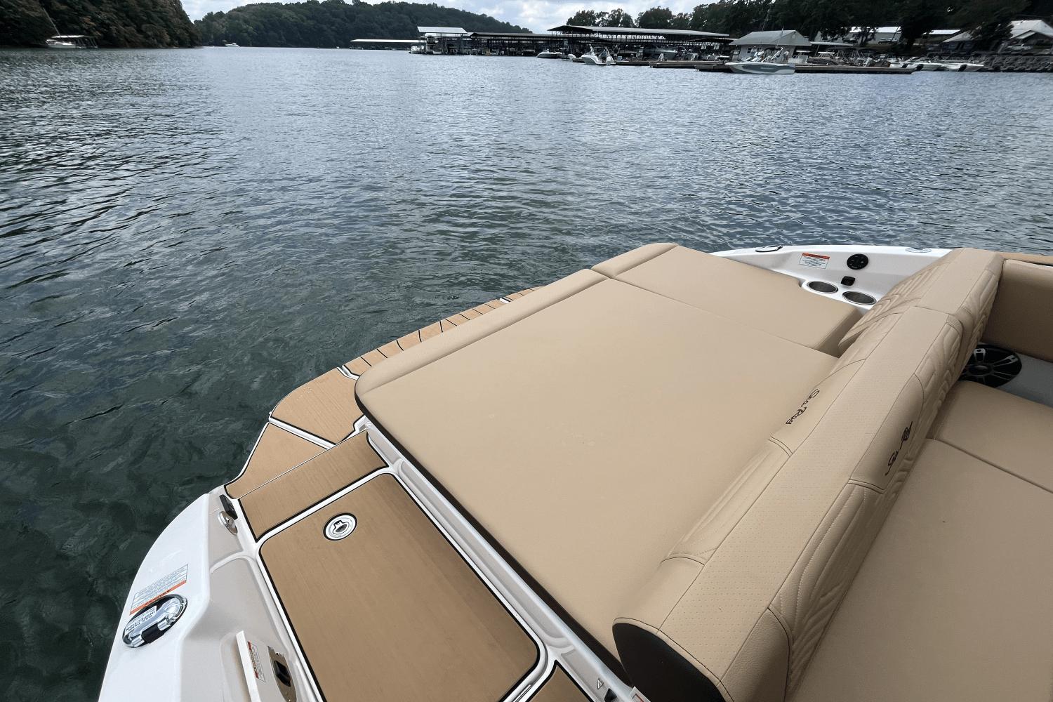 Slide: The Image of Sea Ray SDX 270 Surf 2025 - 12