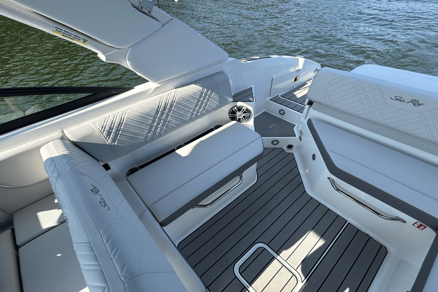 Slide: The Image of Sea Ray SDX 270 Surf 2025 - 12