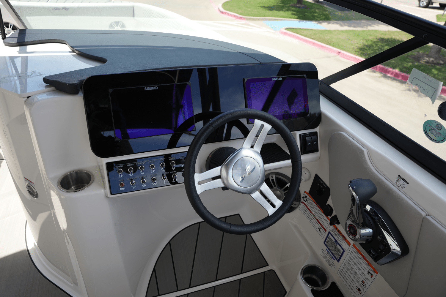 Slide: The Image of Sea Ray SDX 270 Surf 2025 - 13