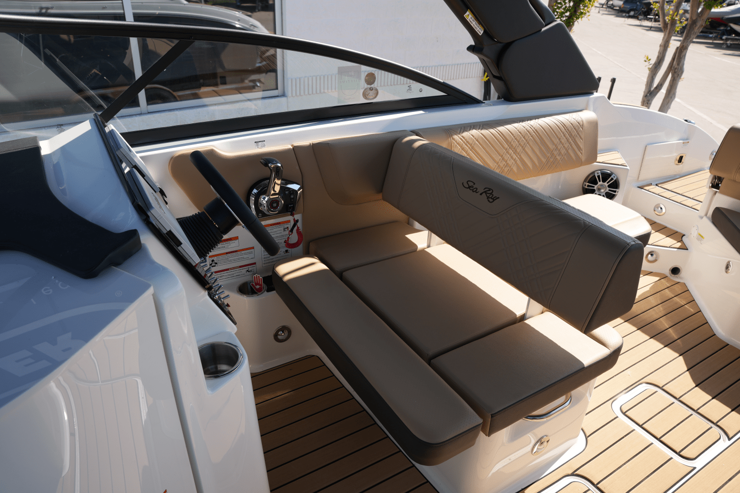 Slide: The Image of Sea Ray SDX 270 Surf 2025 - 13