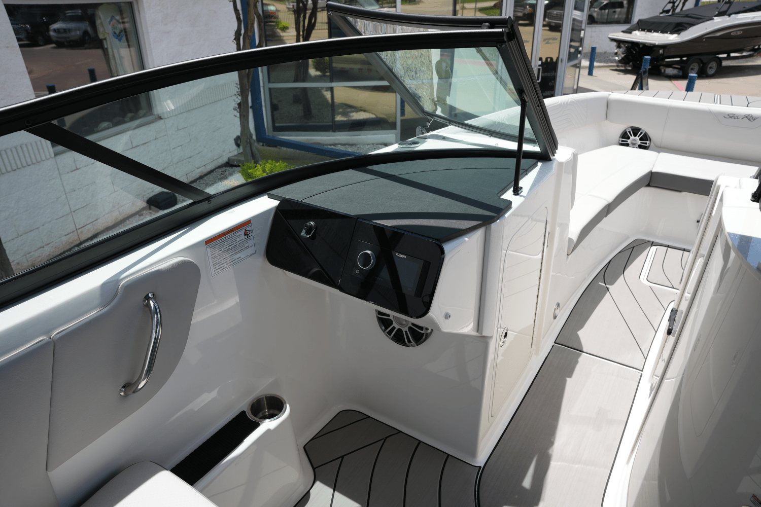 Slide: The Image of Sea Ray SDX 270 Surf 2025 - 14