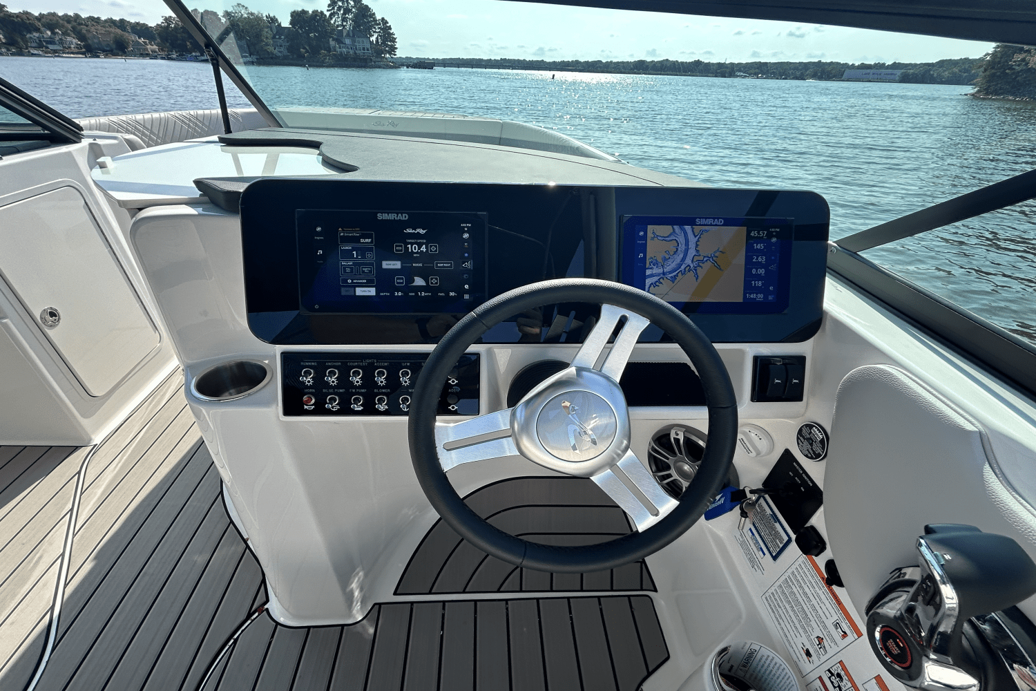 Slide: The Image of Sea Ray SDX 270 Surf 2025 - 15