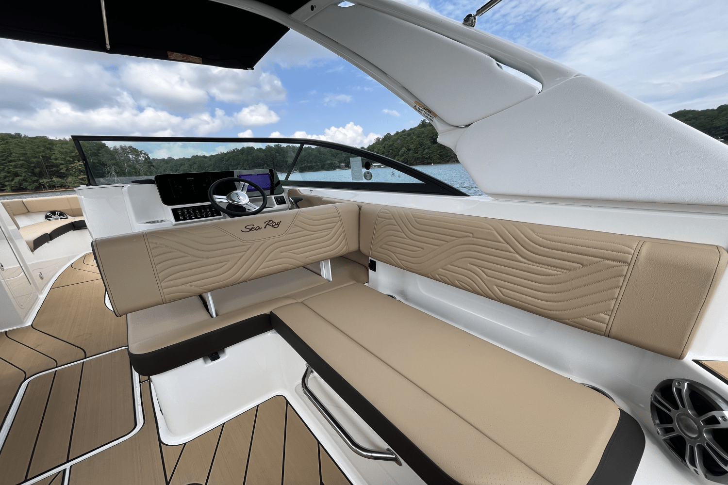 Slide: The Image of Sea Ray SDX 270 Surf 2025 - 15