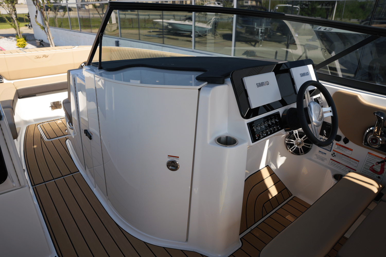 Slide: The Image of Sea Ray SDX 270 Surf 2025 - 17