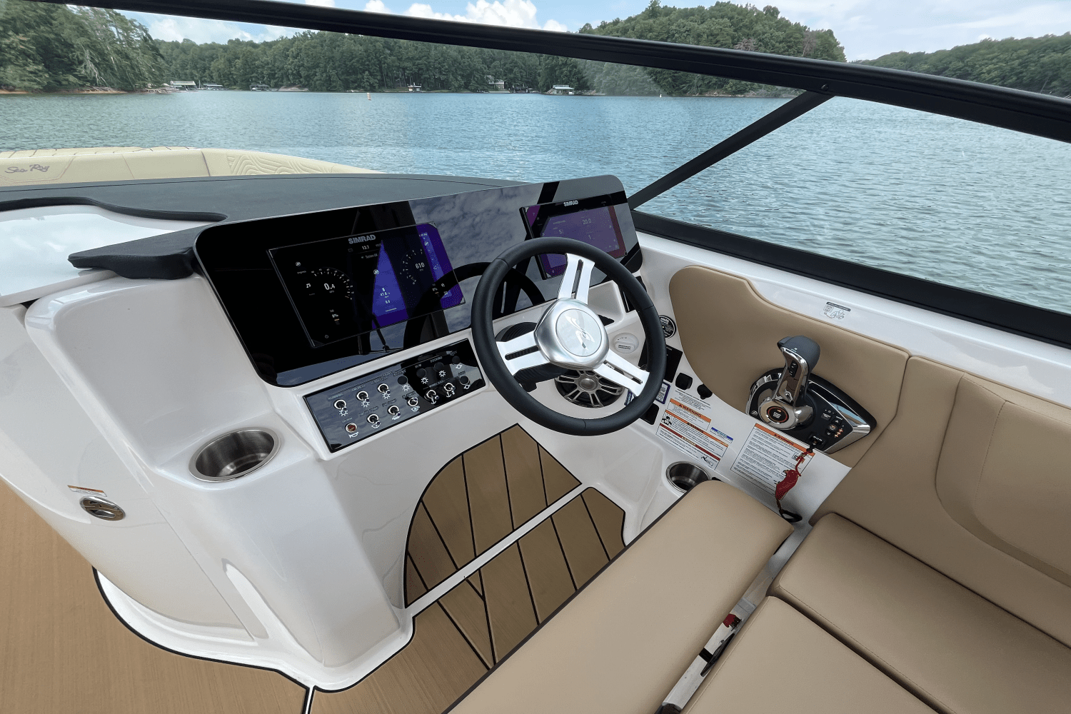 Slide: The Image of Sea Ray SDX 270 Surf 2025 - 19