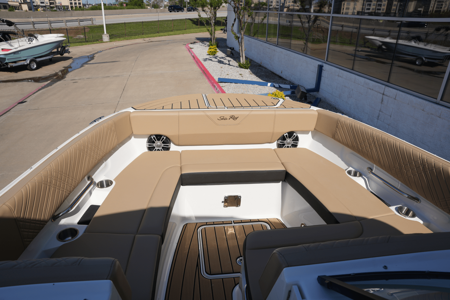 Slide: The Image of Sea Ray SDX 270 Surf 2025 - 21