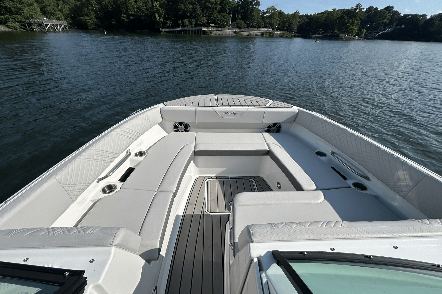 Slide: The Image of Sea Ray SDX 270 Surf 2025 - 23