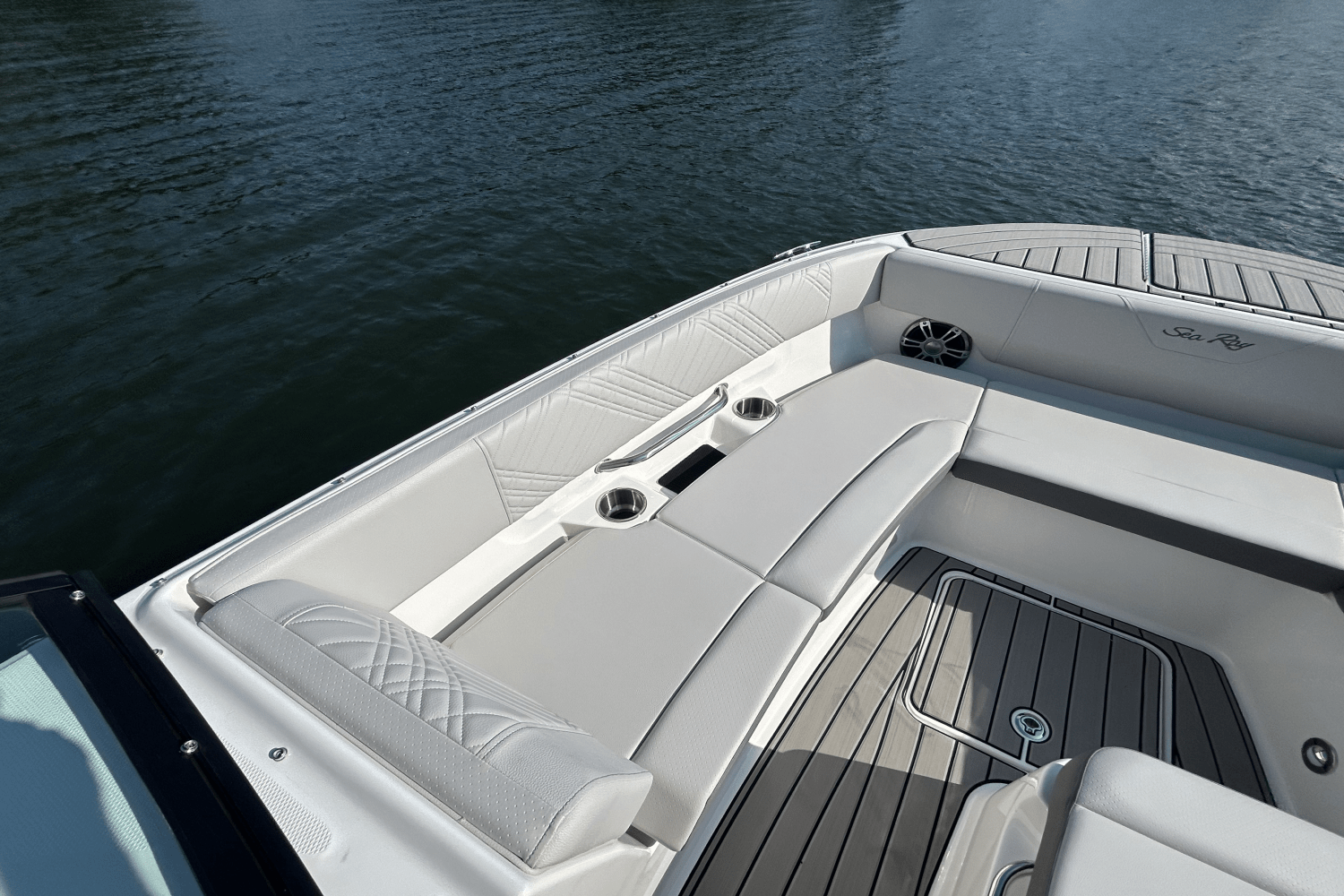Slide: The Image of Sea Ray SDX 270 Surf 2025 - 24