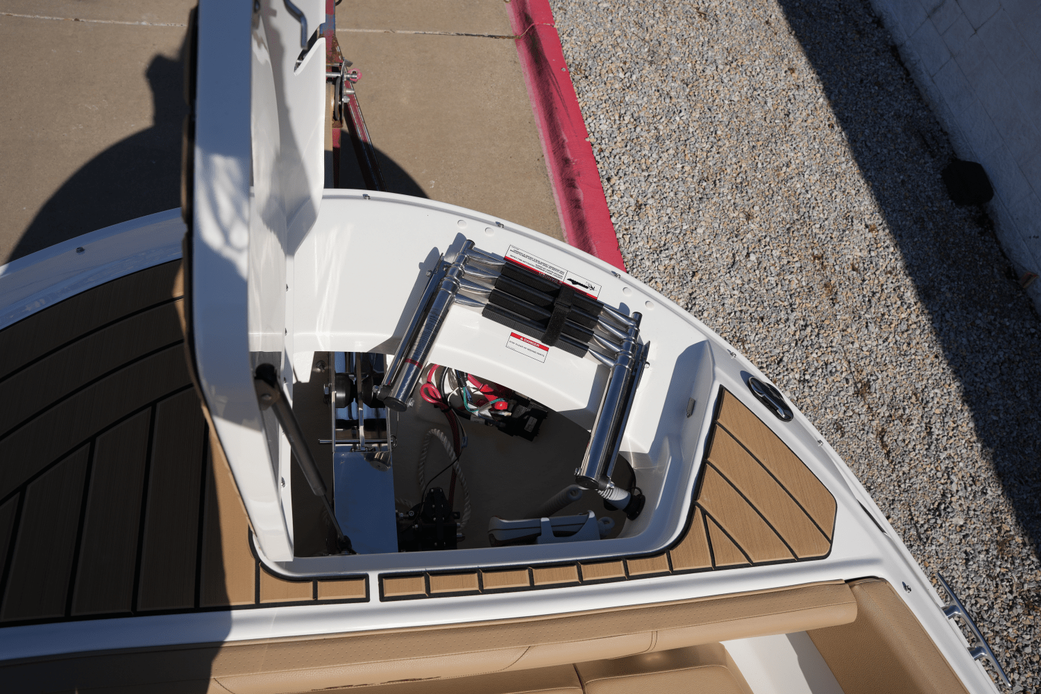 Slide: The Image of Sea Ray SDX 270 Surf 2025 - 25