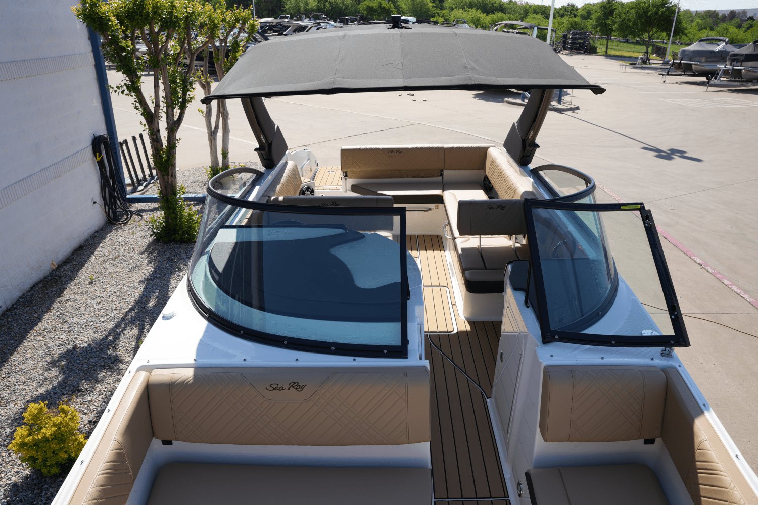 Slide: The Image of Sea Ray SDX 270 Surf 2025 - 26