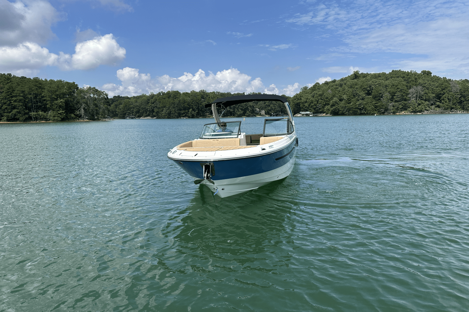 Slide: The Image of Sea Ray SDX 270 Surf 2025 - 3