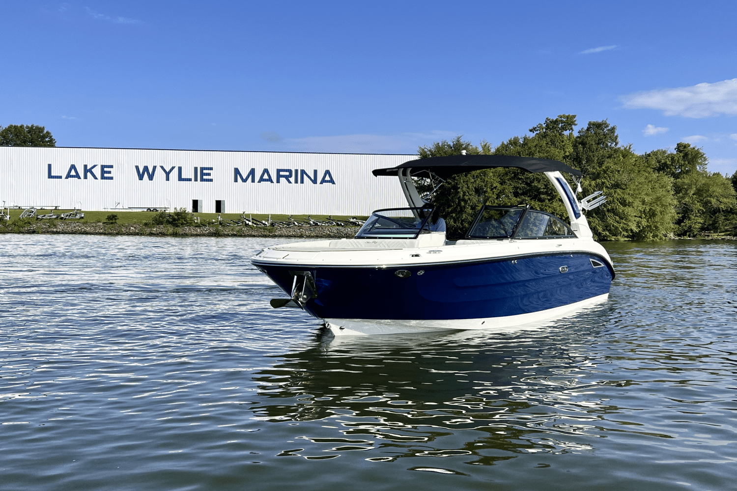 Slide: The Image of Sea Ray SDX 270 Surf 2025 - 4