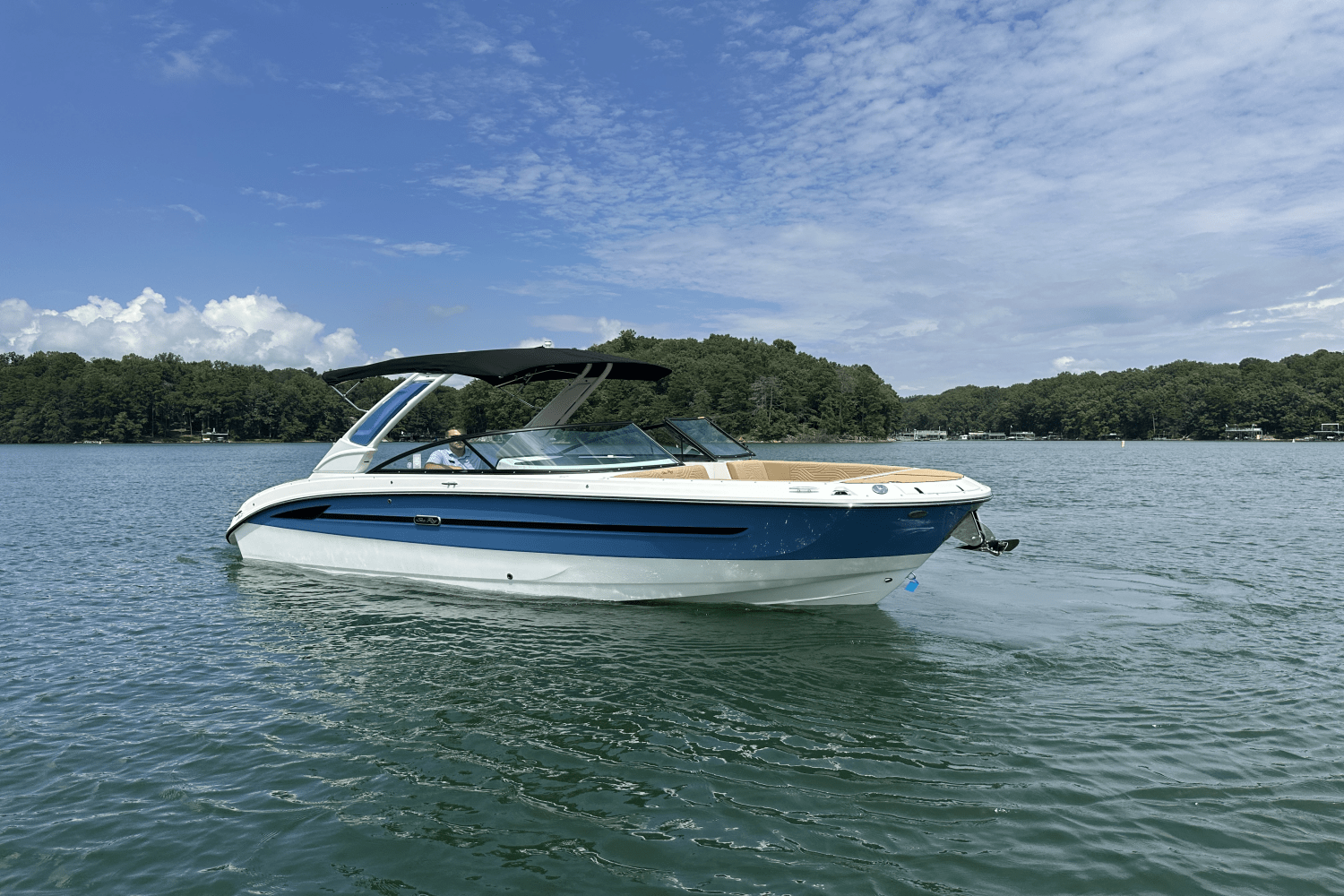 Slide: The Image of Sea Ray SDX 270 Surf 2025 - 5