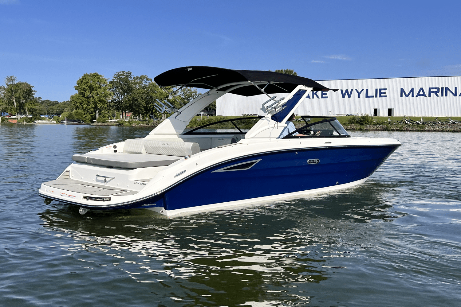 Slide: The Image of Sea Ray SDX 270 Surf 2025 - 6