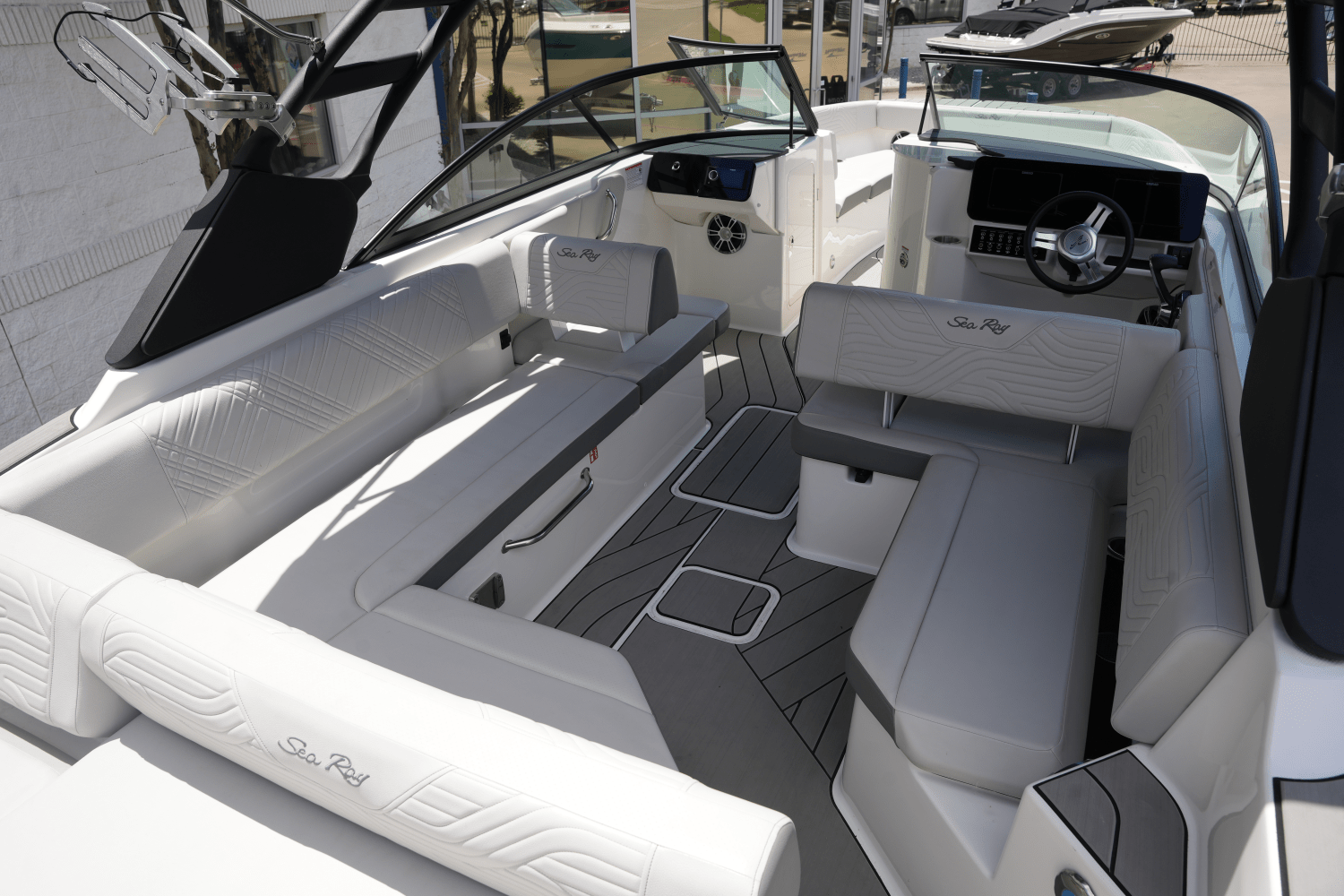 Slide: The Image of Sea Ray SDX 270 Surf 2025 - 7