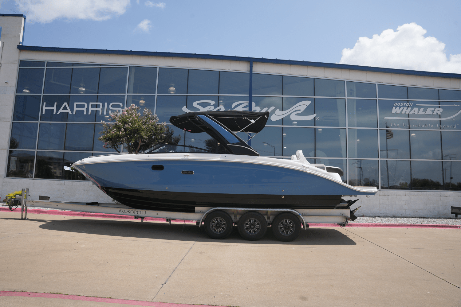 Slide: The Image of Sea Ray SDX 290 2025 - 0