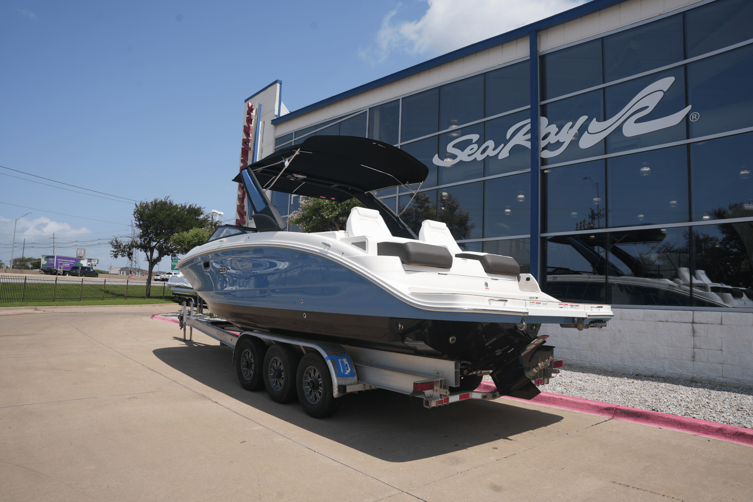 Slide: The Image of Sea Ray SDX 290 2025 - 2