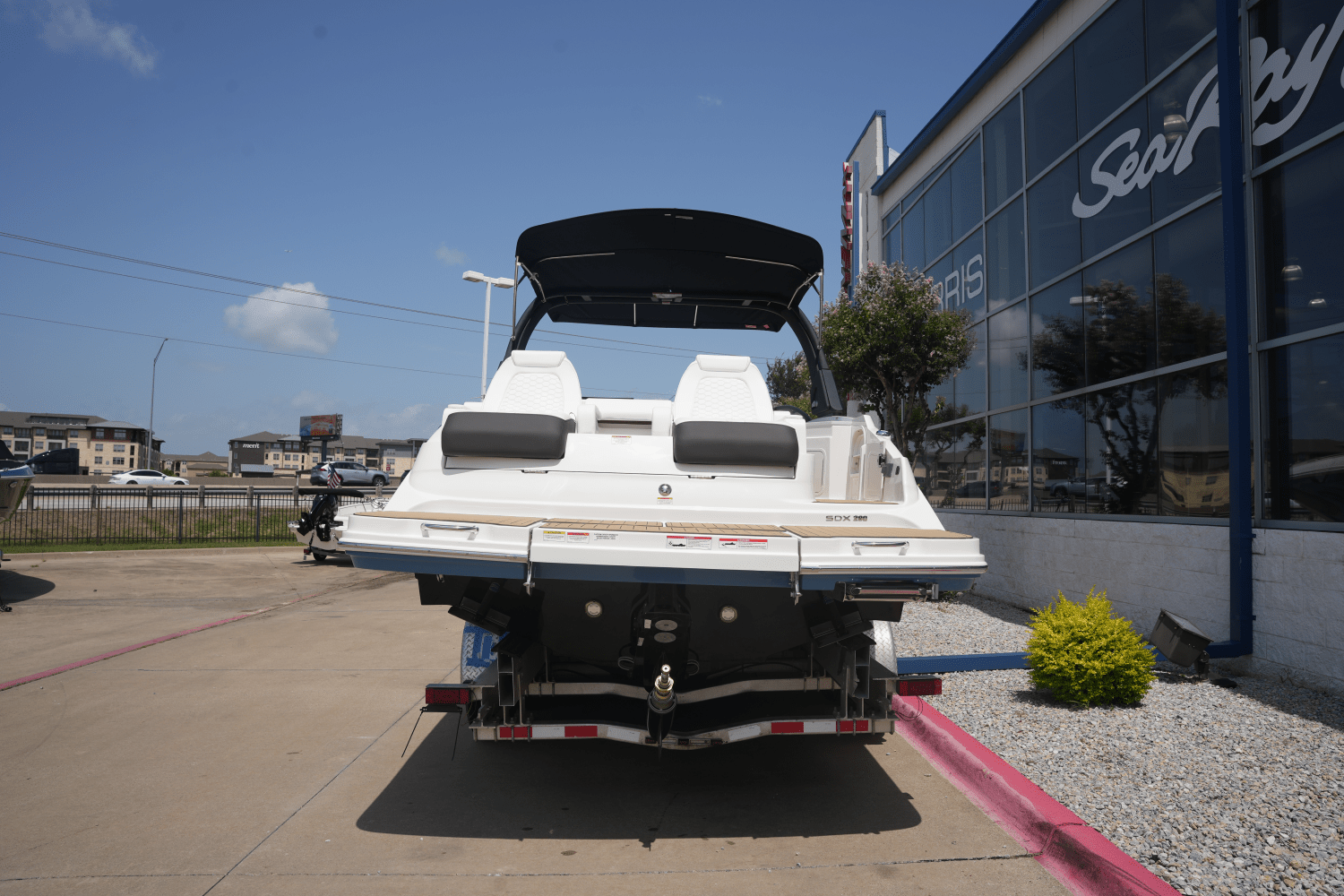 Slide: The Image of Sea Ray SDX 290 2025 - 3