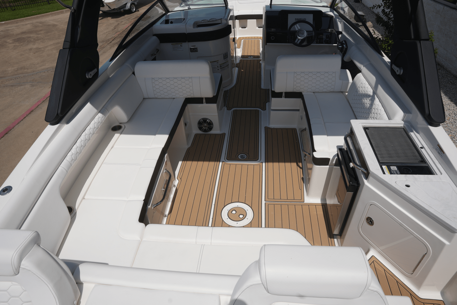 Slide: The Image of Sea Ray SDX 290 2025 - 9