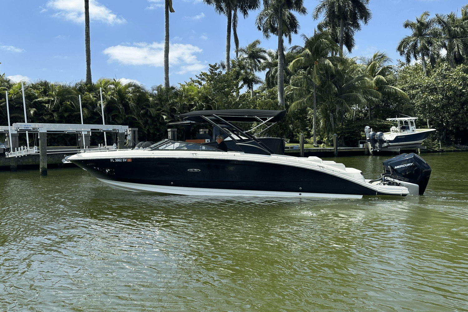 Slide: The Image of Sea Ray SDX 290 Outboard 2021 - 1