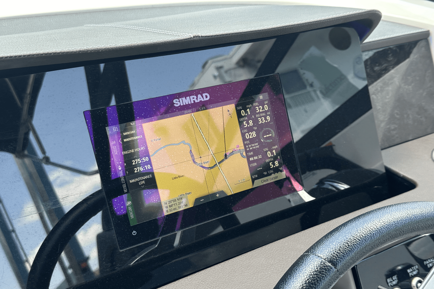 Slide: The Image of Sea Ray SDX 290 Outboard 2021 - 16