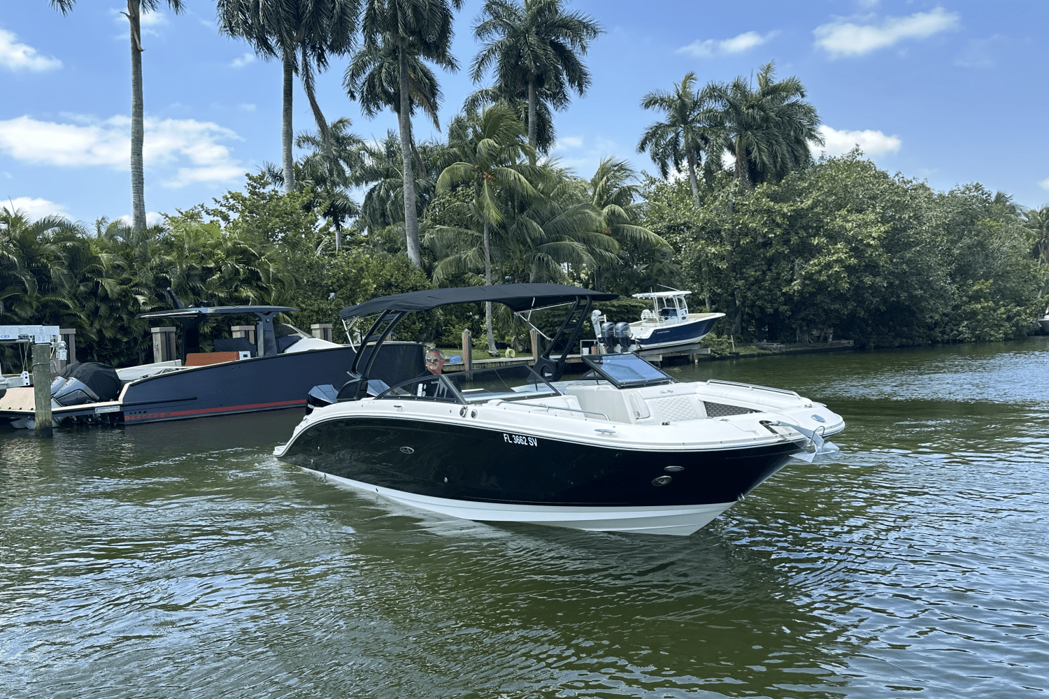 Slide: The Image of Sea Ray SDX 290 Outboard 2021 - 2