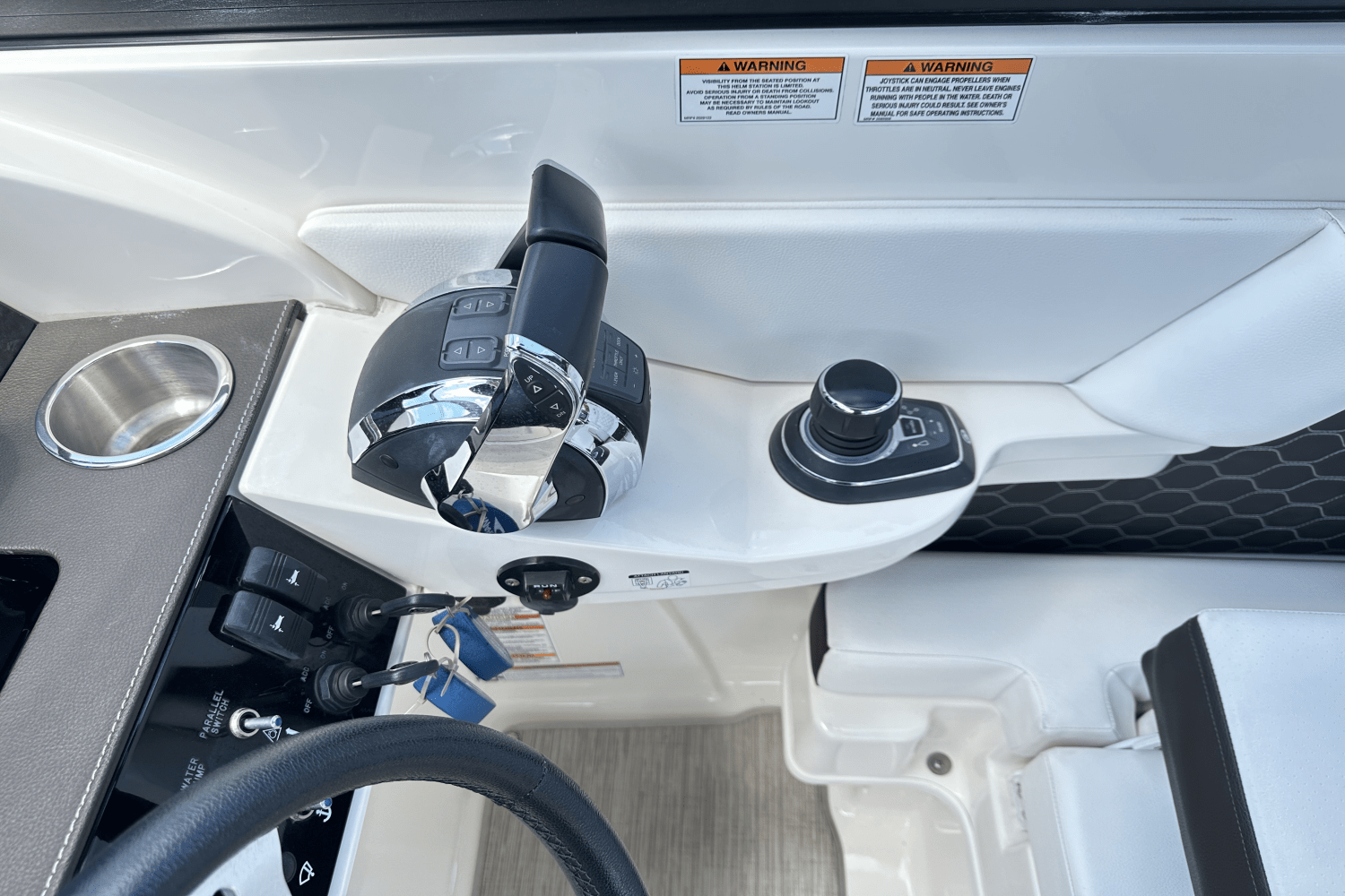 Slide: The Image of Sea Ray SDX 290 Outboard 2021 - 22