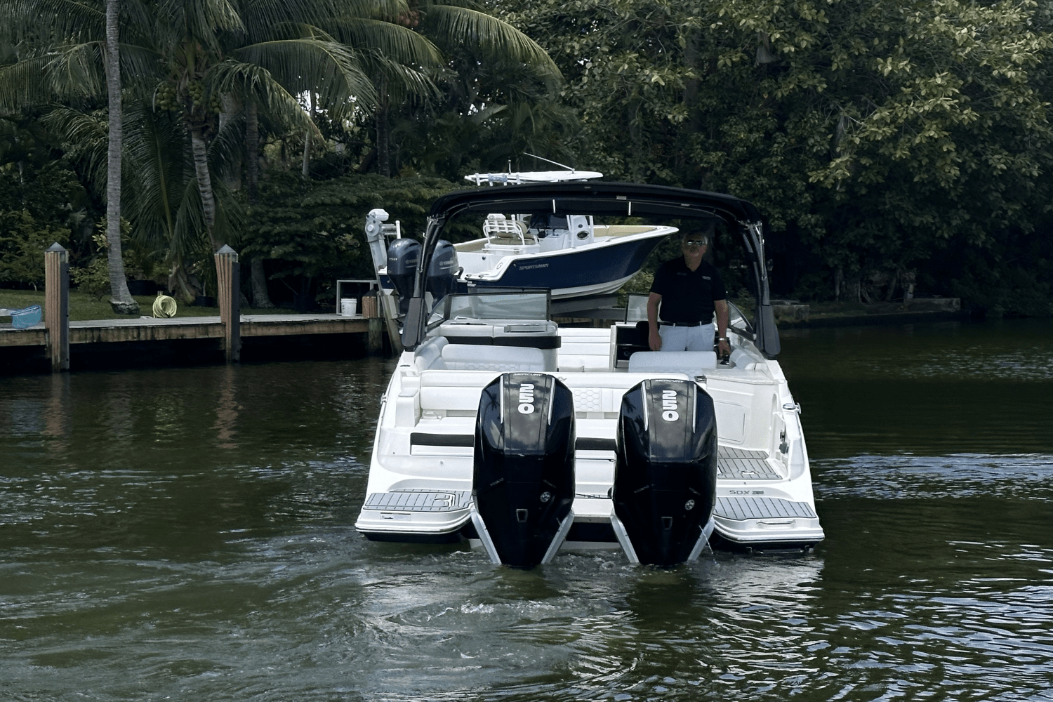 Slide: The Image of Sea Ray SDX 290 Outboard 2021 - 8