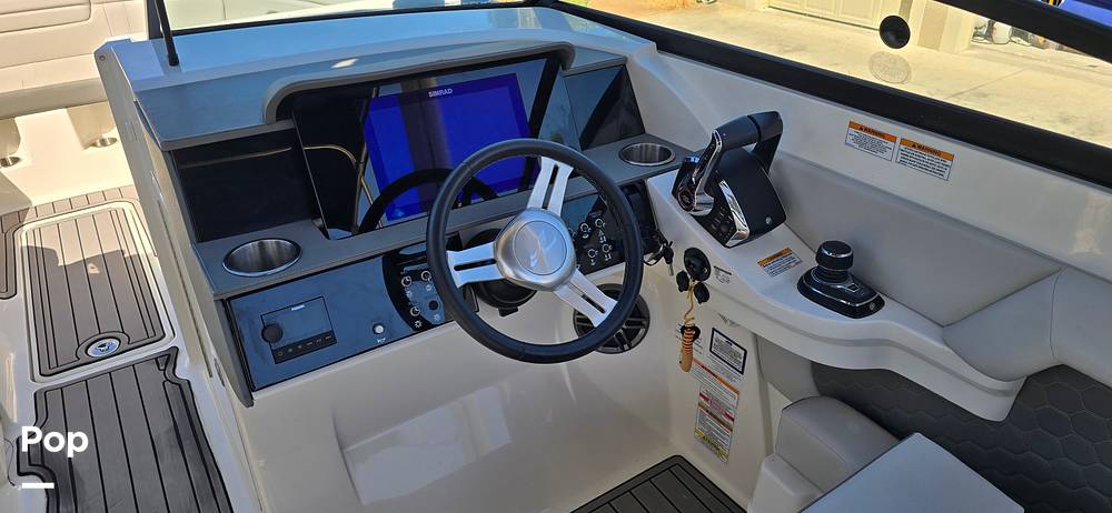 Slide: The Image of Sea Ray SDX 290 Outboard 2023 - 101