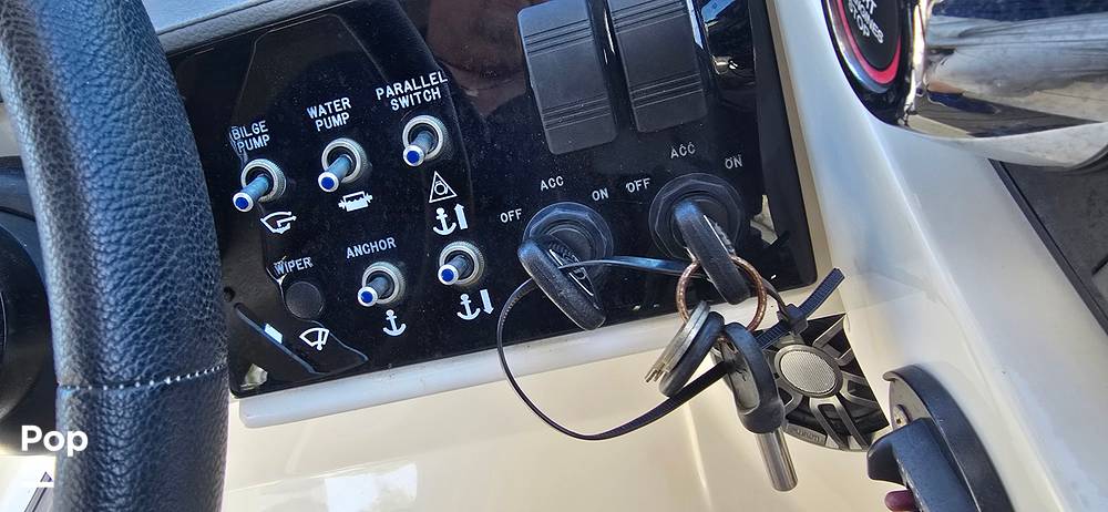 Slide: The Image of Sea Ray SDX 290 Outboard 2023 - 107