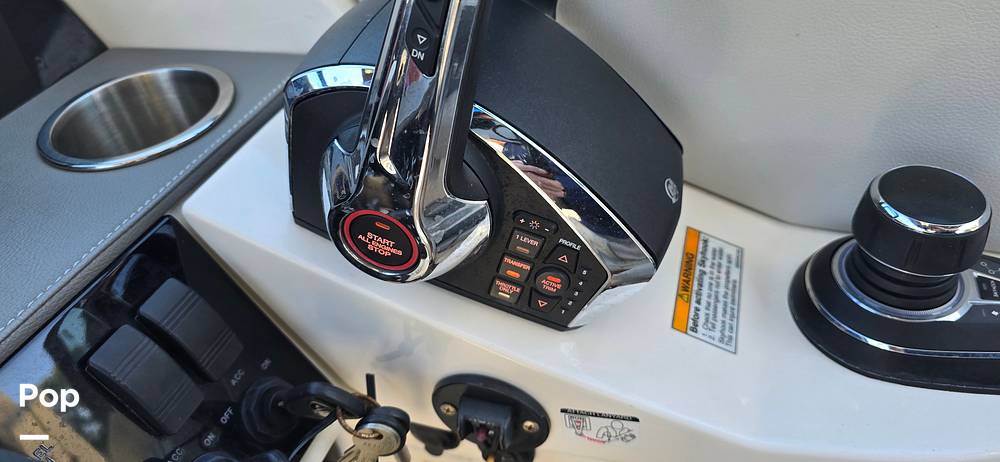 Slide: The Image of Sea Ray SDX 290 Outboard 2023 - 108