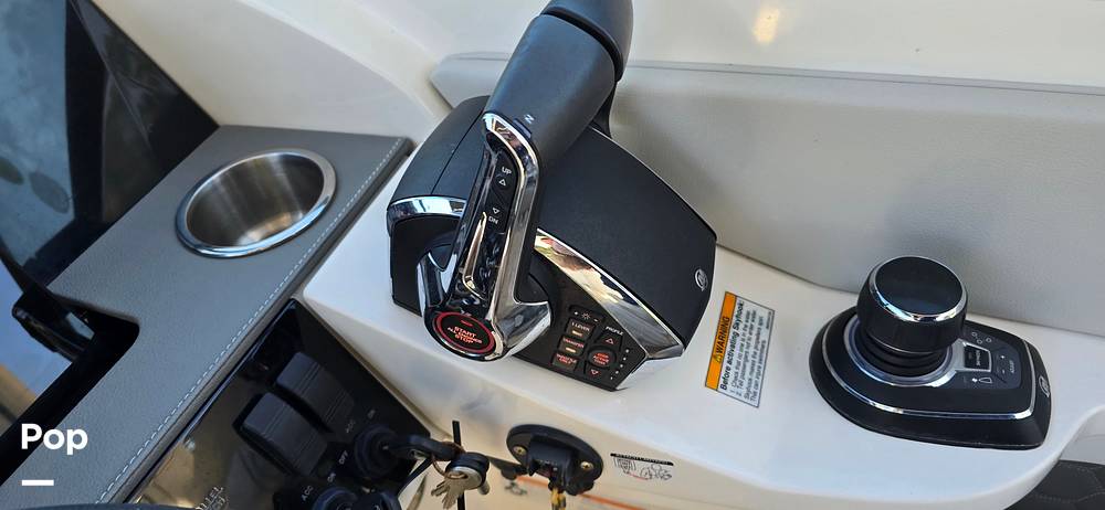 Slide: The Image of Sea Ray SDX 290 Outboard 2023 - 109