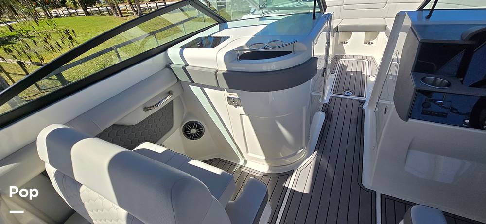 Slide: The Image of Sea Ray SDX 290 Outboard 2023 - 120