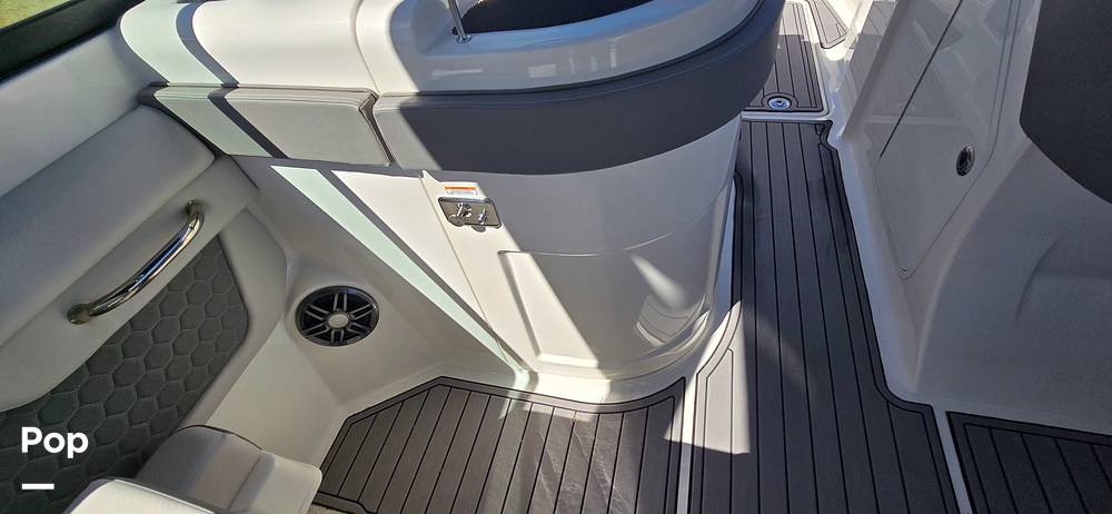 Slide: The Image of Sea Ray SDX 290 Outboard 2023 - 122