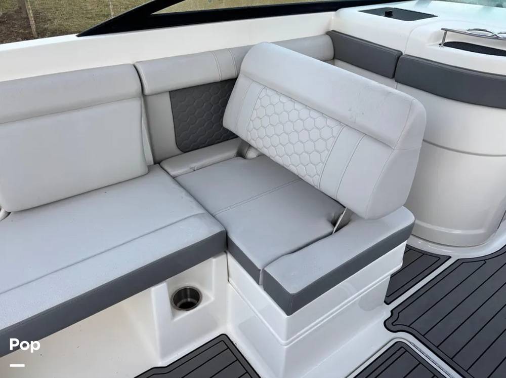 Slide: The Image of Sea Ray SDX 290 Outboard 2023 - 123
