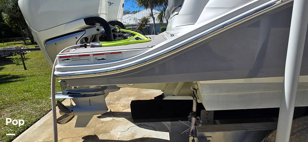 Slide: The Image of Sea Ray SDX 290 Outboard 2023 - 14