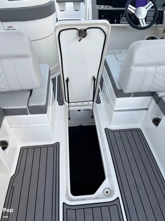 Slide: The Image of Sea Ray SDX 290 Outboard 2023 - 142