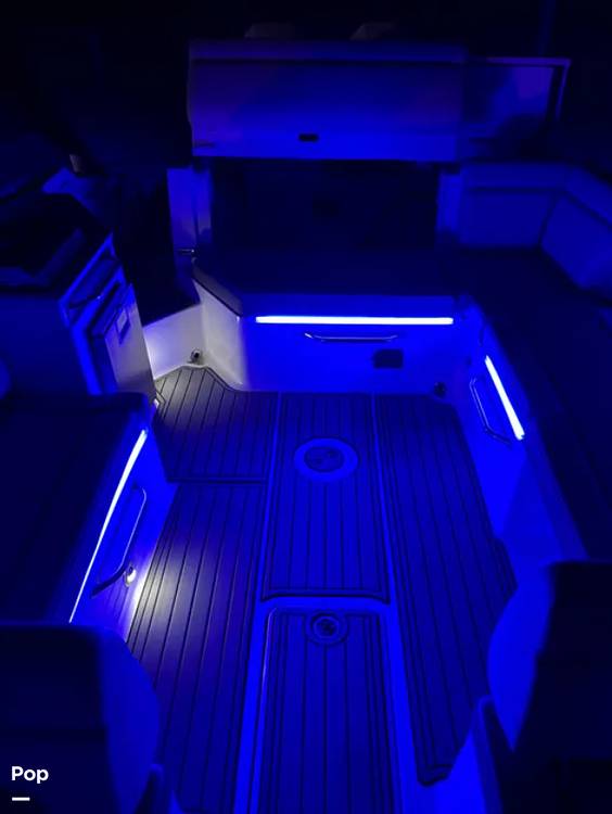 Slide: The Image of Sea Ray SDX 290 Outboard 2023 - 144