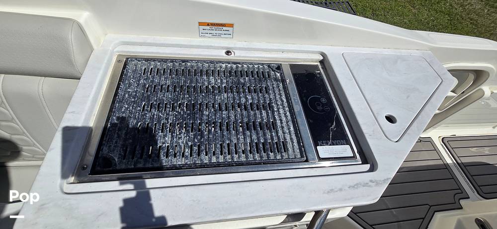 Slide: The Image of Sea Ray SDX 290 Outboard 2023 - 146