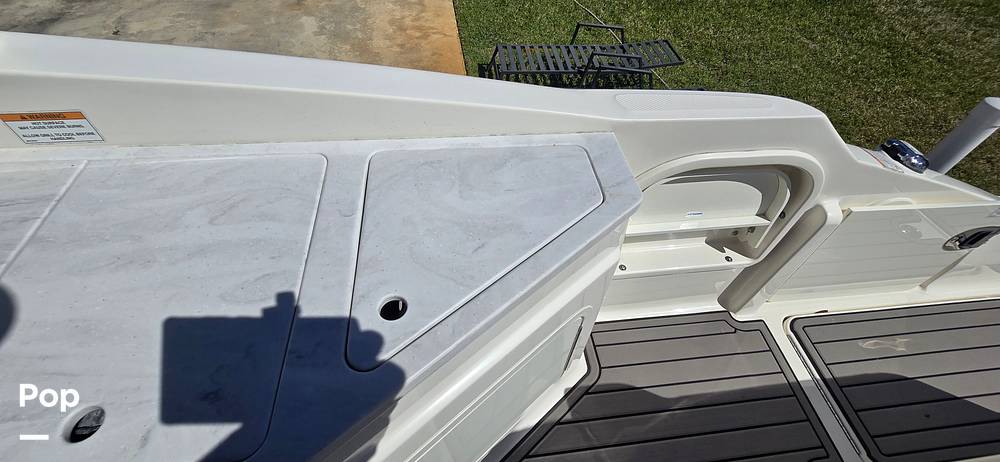 Slide: The Image of Sea Ray SDX 290 Outboard 2023 - 149
