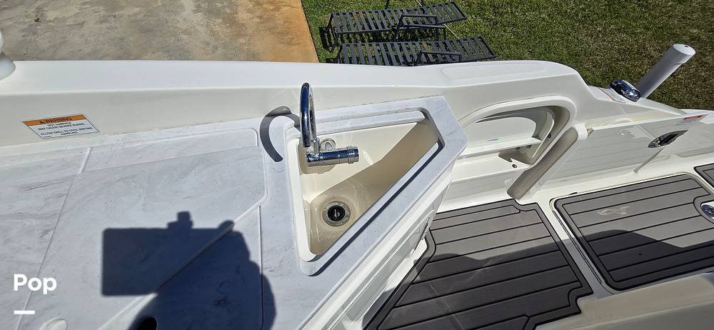 Slide: The Image of Sea Ray SDX 290 Outboard 2023 - 150